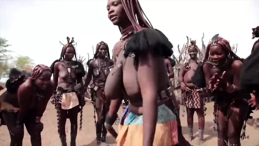 Xxxn Himba Wemen - African Himba women dance and swing their saggy tits around - DONKPARTY.com