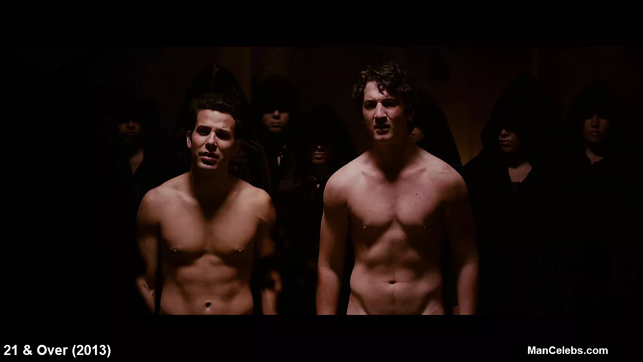 Skylar Astin naked and sexy movie scenes image